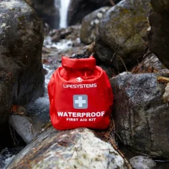 Best Sale Lifesystems Førstehjælpssaet - Vandtaet First Aid Kit